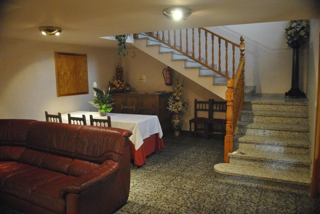 Hostal El Violi Cardona Exterior photo